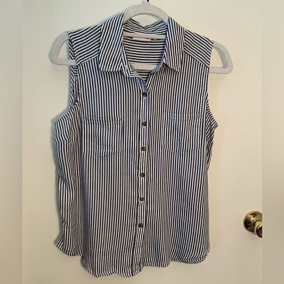 So EUC dark gray/white striped collared button down tank top Size Medium - Picture 1 of 5